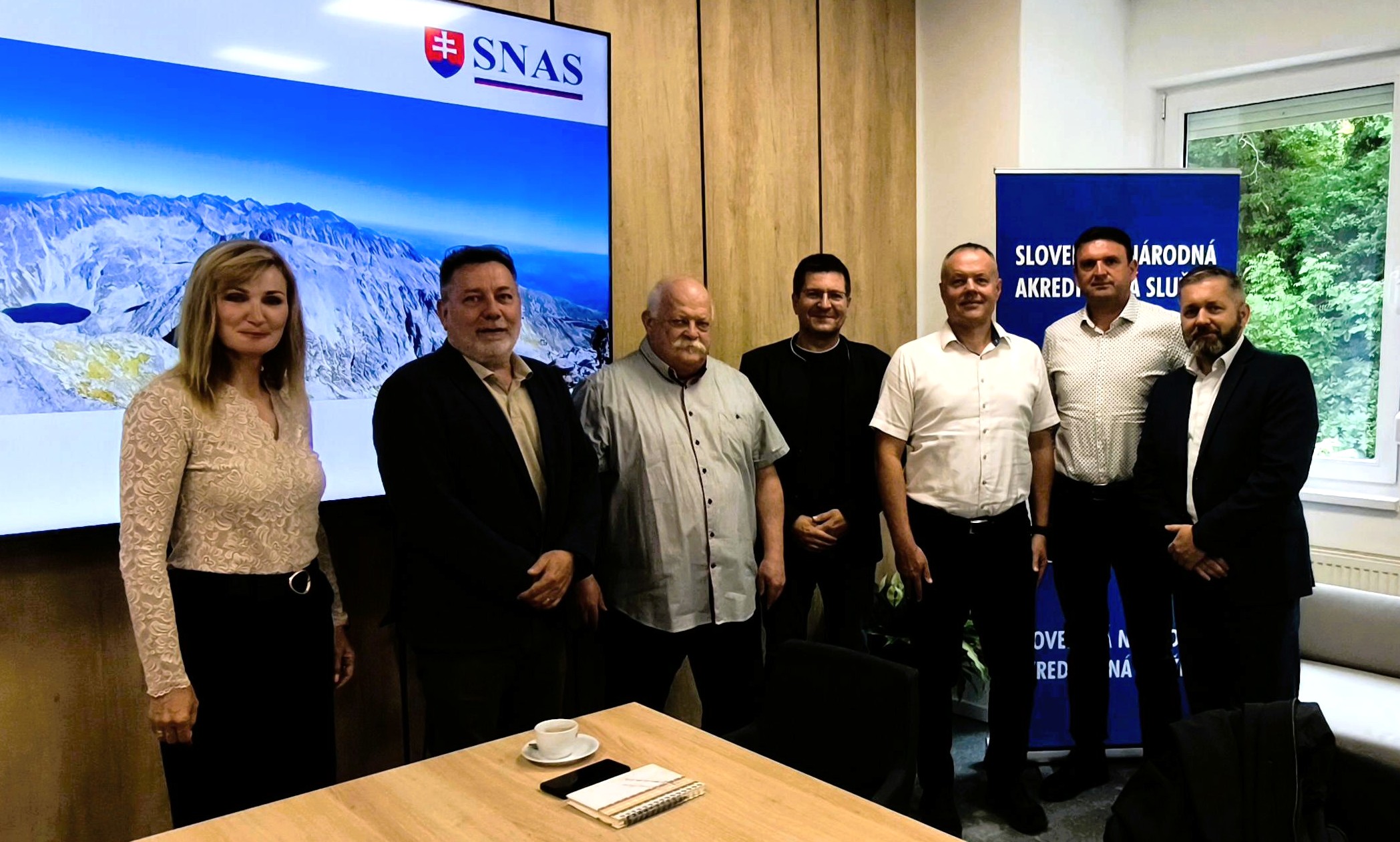 Fotka účastníkov stretnutia MD SR a SNAS