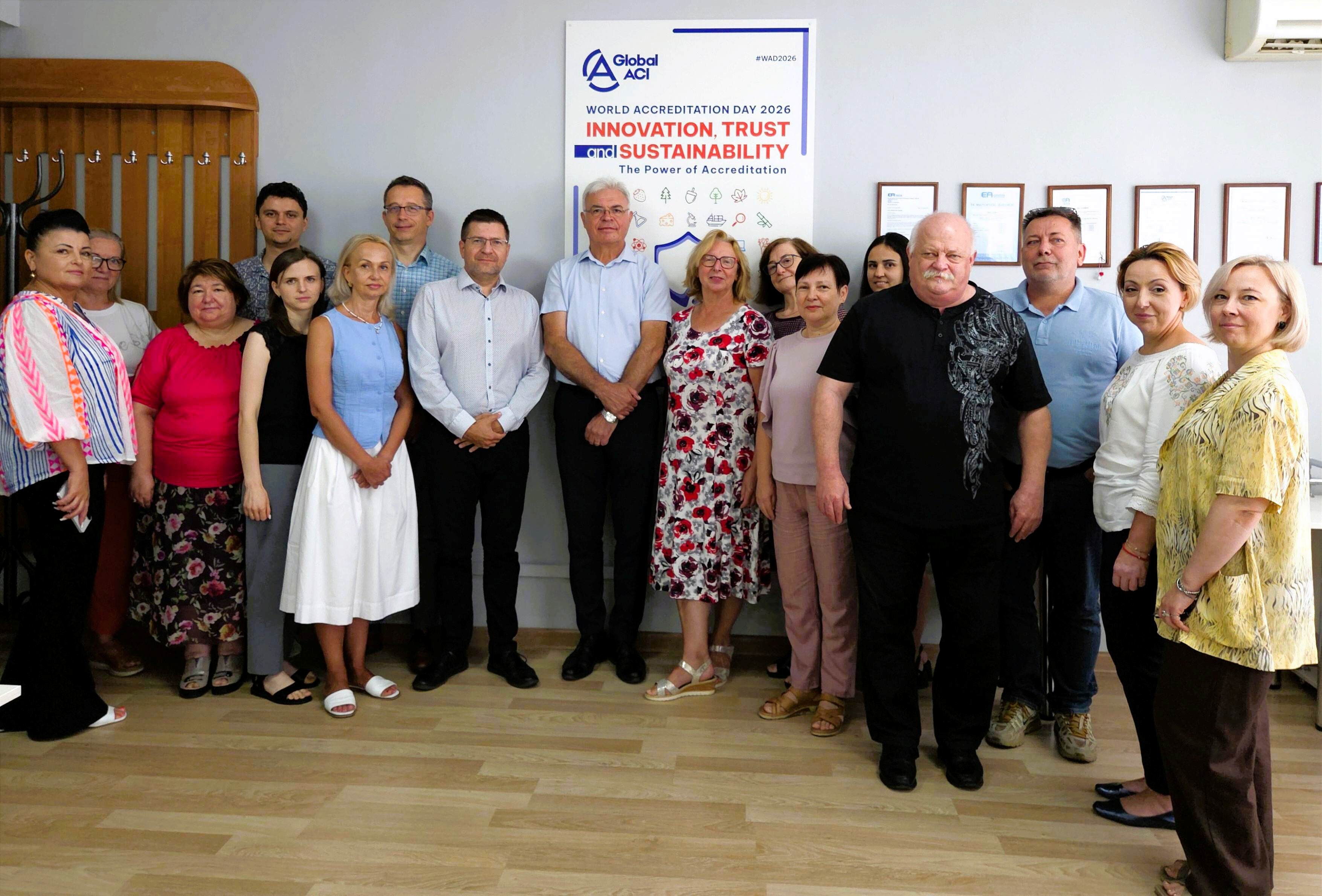 Pamätná fotografia účastníkov bilaterálneho stretnutia MOLDACu a SNASu